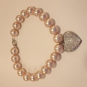 Gorgeous pearl and rhinestone heart necklace